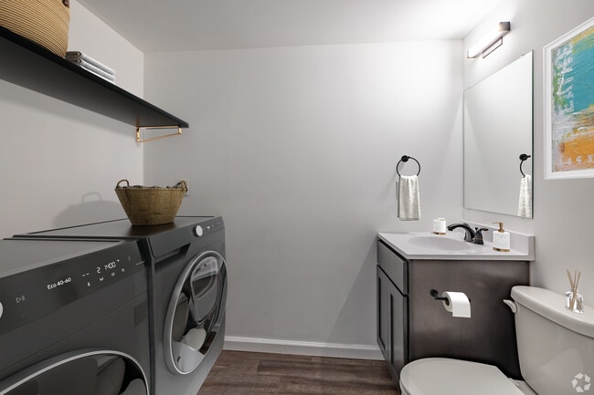 Building Photo - Wellington Townhomes