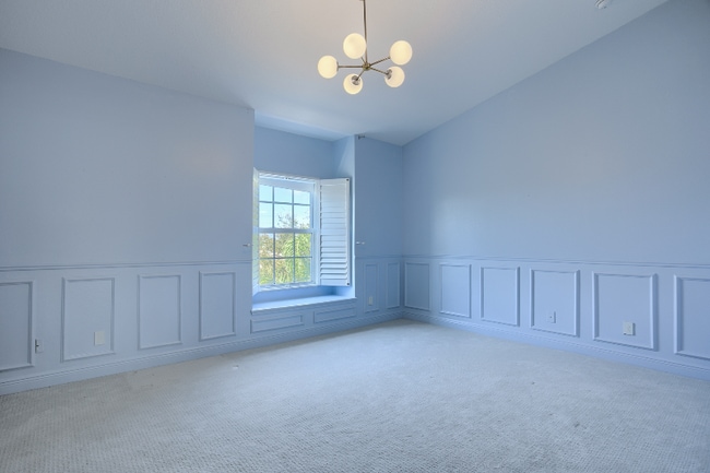 Building Photo - 4625 Overlook Dr NE