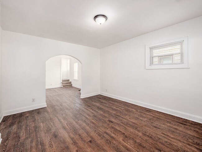 Building Photo - 1359 N 6th St