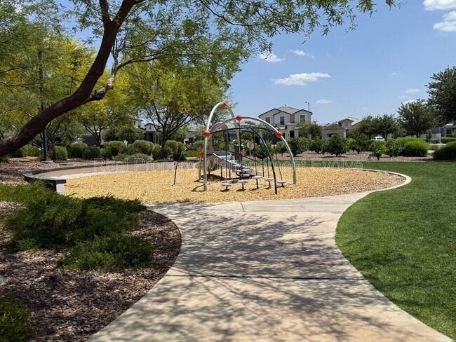 Building Photo - 5118 E Anderson Dr