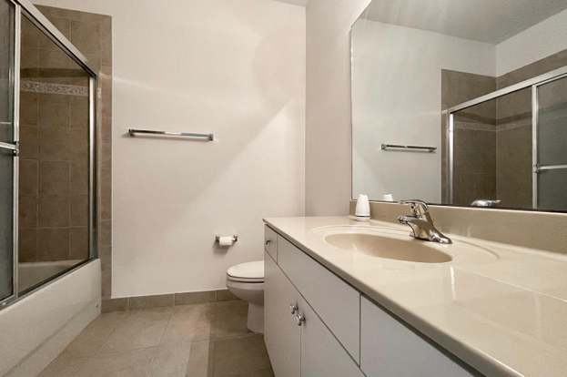 Building Photo - 2563 Stockbridge Square SW