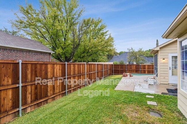 Building Photo - 1105 Dove Dr