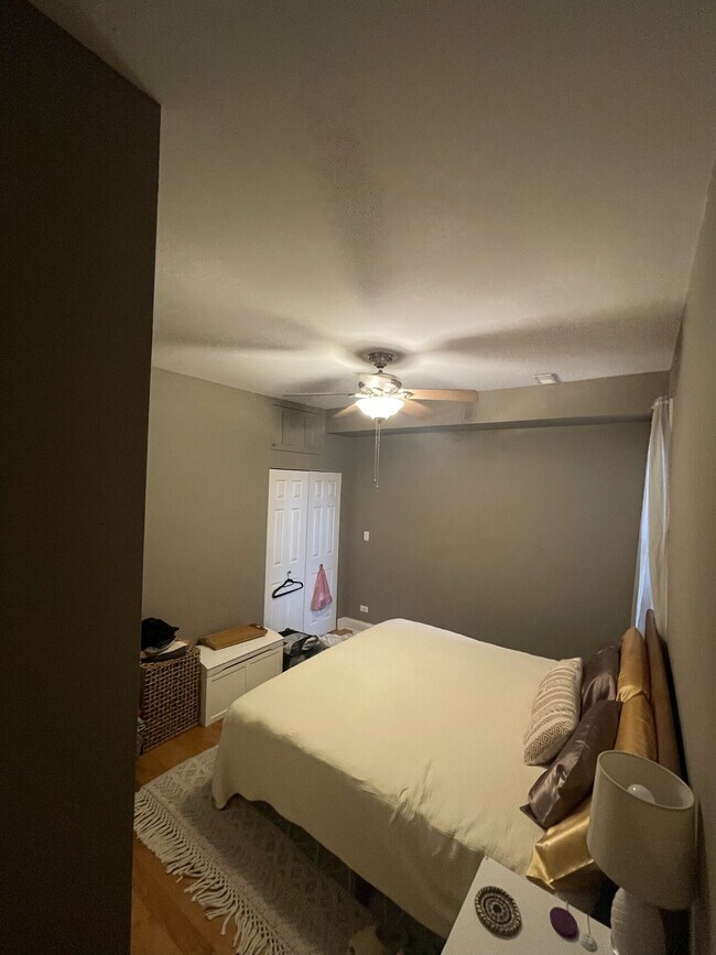 Building Photo - Champlain