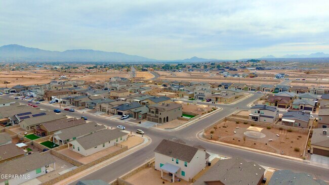 Building Photo - 122 Esther Trl