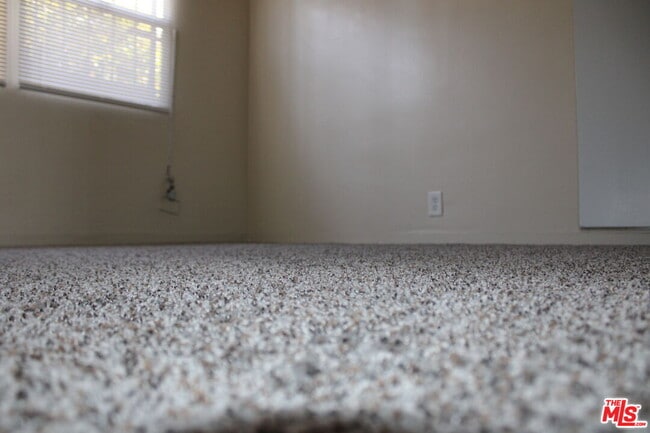 Building Photo - 6340 10th Ave