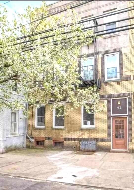 Building Photo - 51 66th St