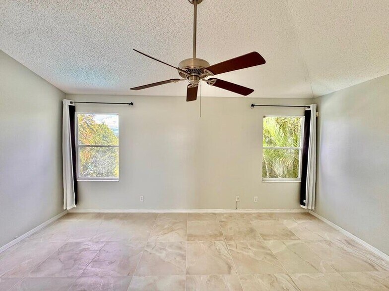 Building Photo - 2698 Linkside Dr
