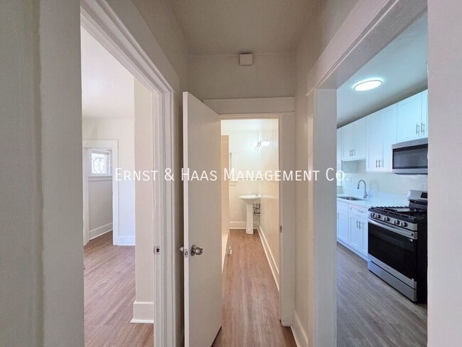 Building Photo - 1027 1/2 E. Ocean Blvd.-