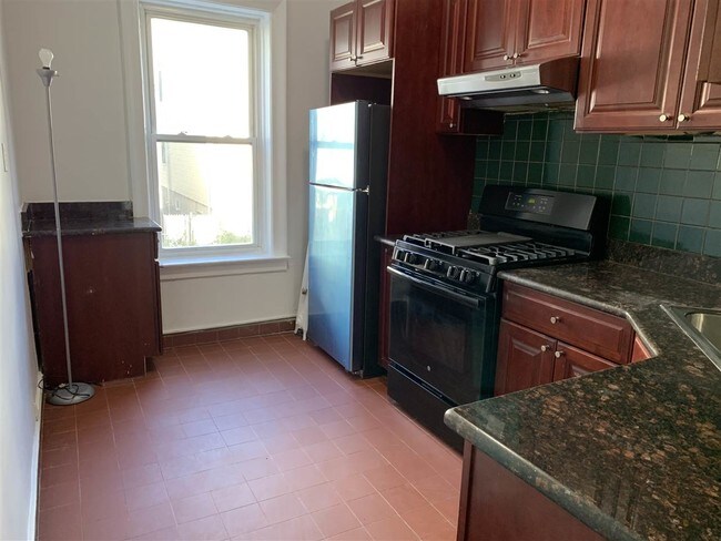 Building Photo - 23 Belvidere Ave