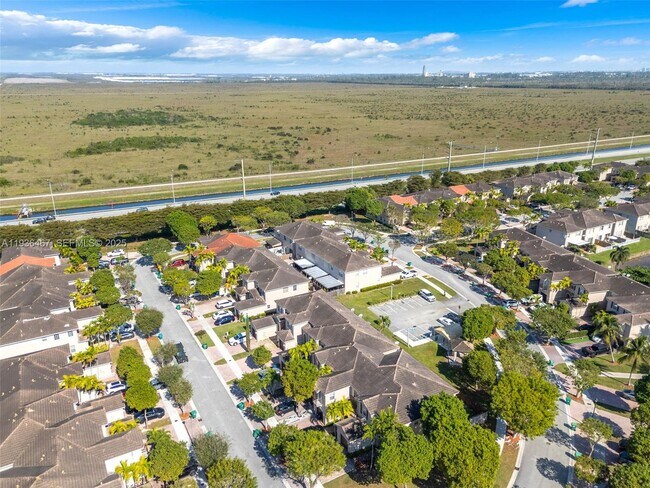 Building Photo - 851 SW 154th Path