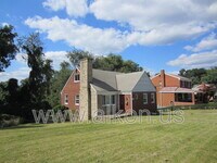 Building Photo - 4205 Coleridge St