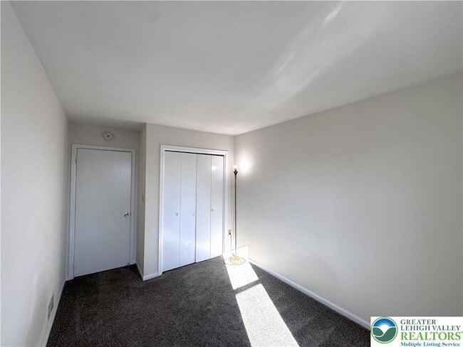 Building Photo - 8315 Countryside Ln