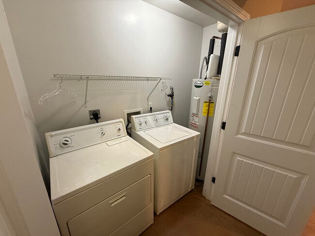 Building Photo - 1409 Paris Rd