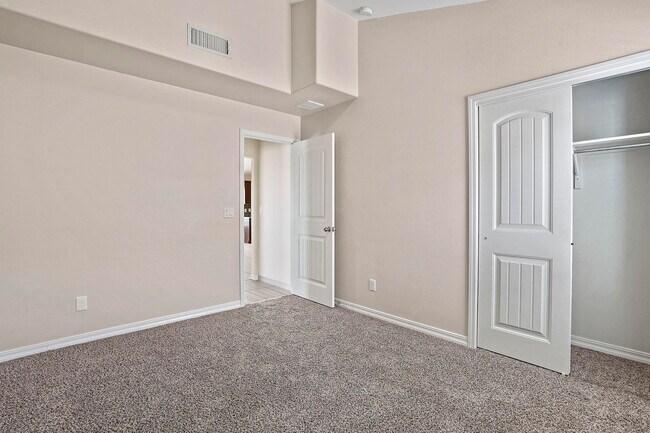 Building Photo - 14925 Tierra Haven Ave