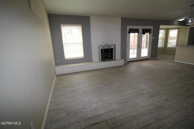 Building Photo - 351 Duanesburg St