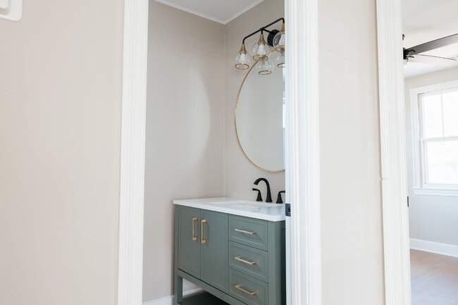 Building Photo - 332 Guilford St