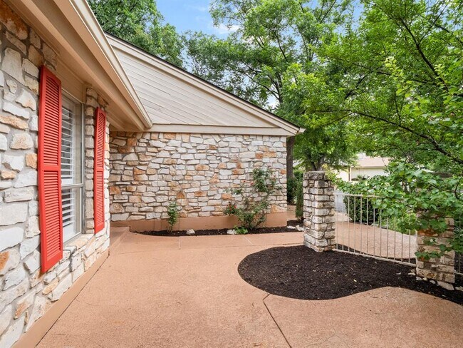 Building Photo - 6109 Grass Hollow
