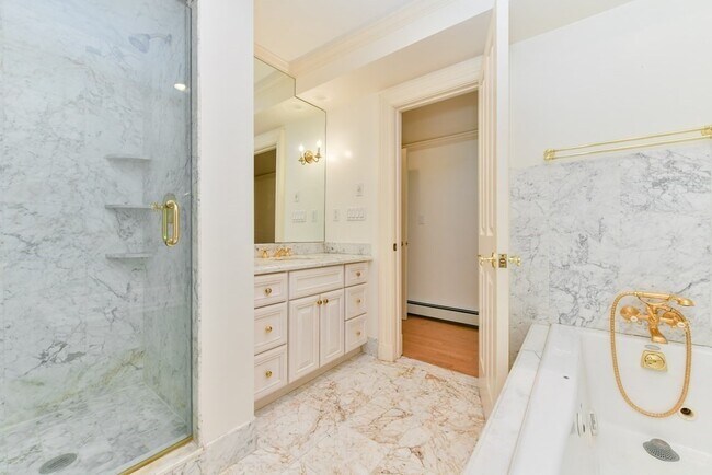 Building Photo - 17 Willow St