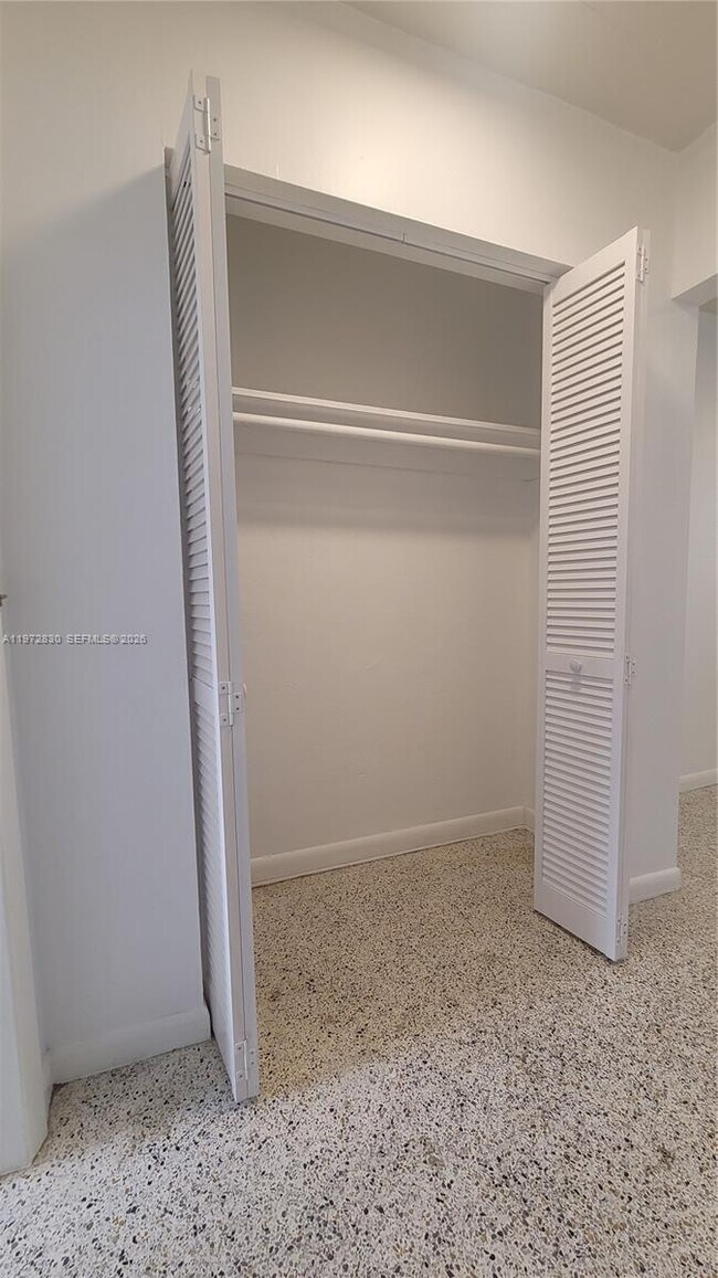 Building Photo - 34 E 21st St