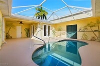 Building Photo - 1012 SE 5th Terrace