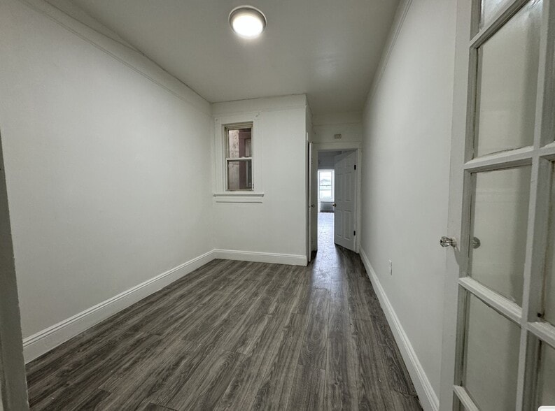 Building Photo - 72 Rose Ave