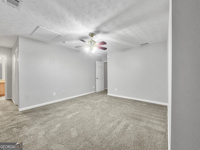 Building Photo - 400 Crestfield Cir