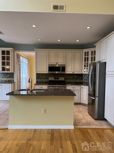 Building Photo - 32 Marion Dr