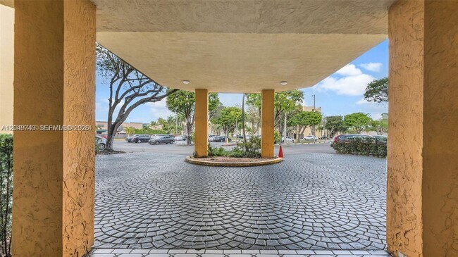 Building Photo - 11800 SW 18th St