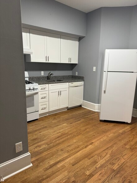 Building Photo - 160 4th St Ne