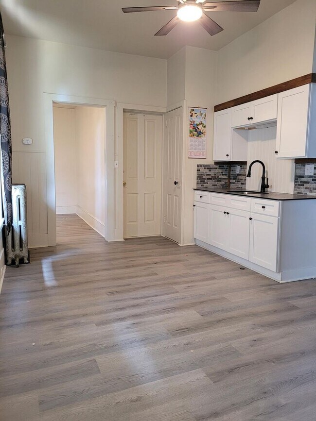 Building Photo - 223 Main Street