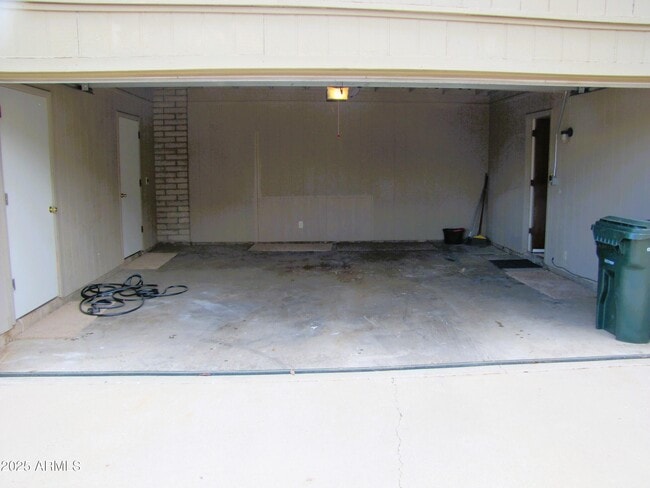 Building Photo - 632 Suffolk Dr