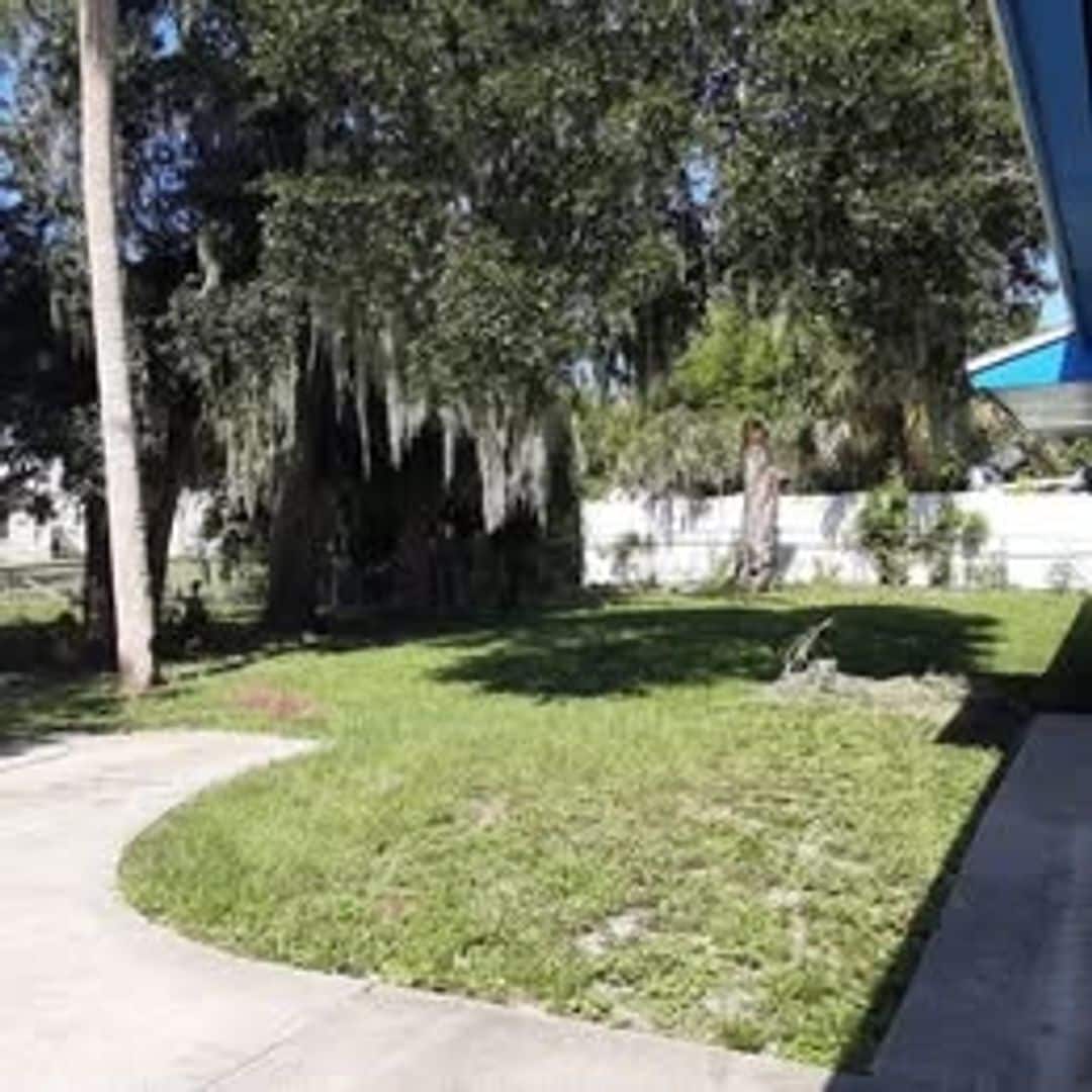 Building Photo - 313 Church St