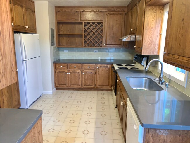 Building Photo - Coming soon! Spacious 4br / 2ba with bonus...