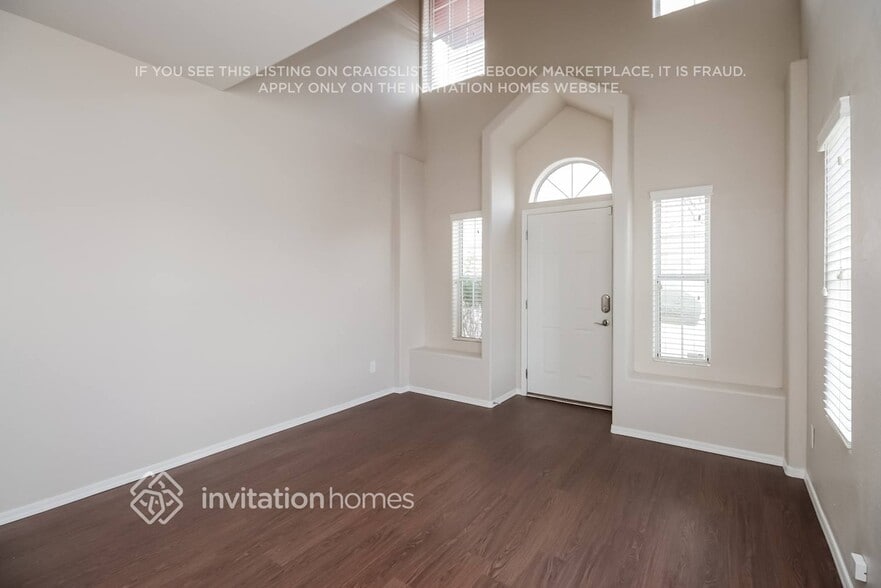 Building Photo - 1007 W Libra Dr