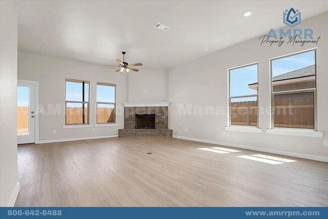 Building Photo - Spacious 3-Bedroom Home – Your Perfect Fam...
