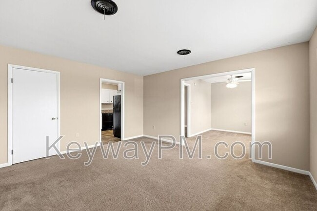 Building Photo - 3645 Westwood Dr