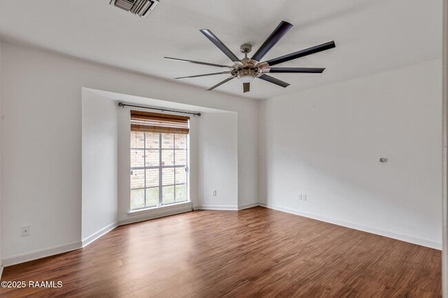 Building Photo - 315 S Philo Dr