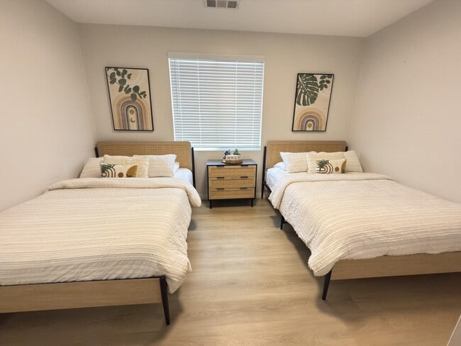 Building Photo - 52165 Allende Dr