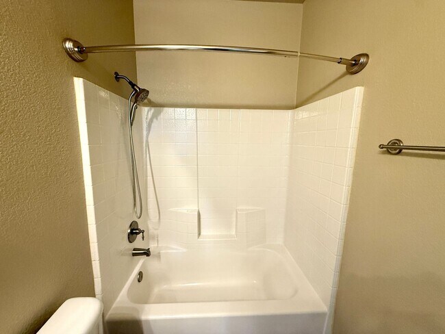 Building Photo - Beautiful 3 Bedroom with 3 Car Garage- Available Now!