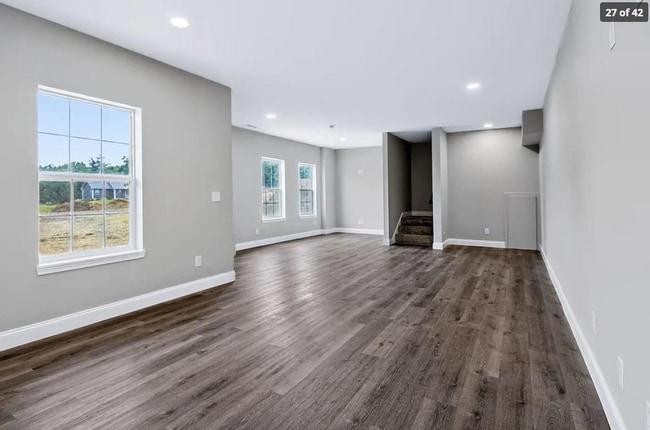 Building Photo - 50 SW 160 Rd