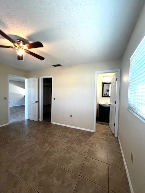 Building Photo - 9439 Acco Ave