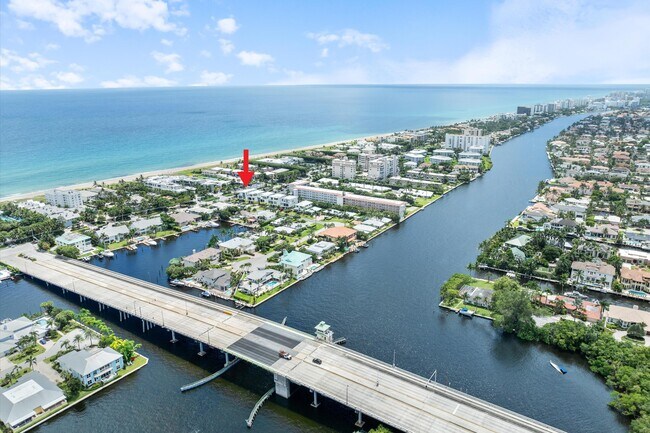 Building Photo - 1070 Del Harbour Dr