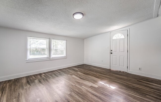 Building Photo - Bright, Comfortable 3BR/2BA Home in East Memphis — 1,400 Sq Ft!