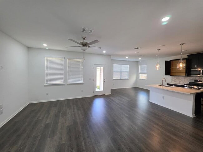 Building Photo - 2913 Tavern Dr