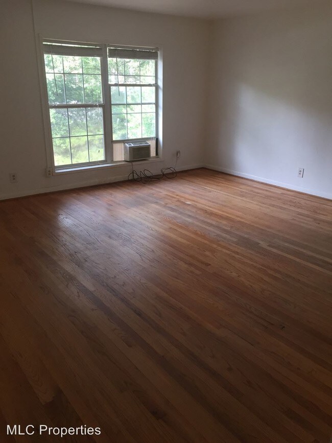 Building Photo - 893 Greenwood Ave