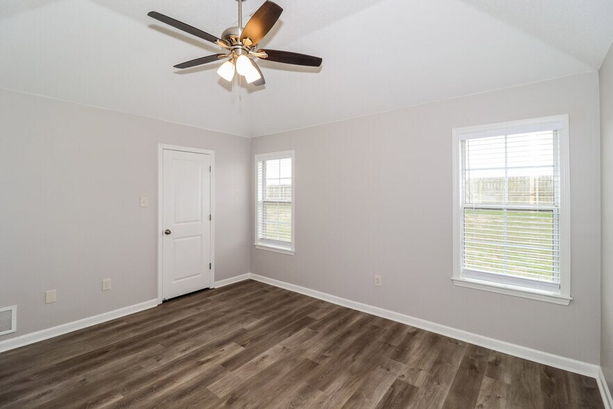 Building Photo - 25 Caitlyn Geneva Cove