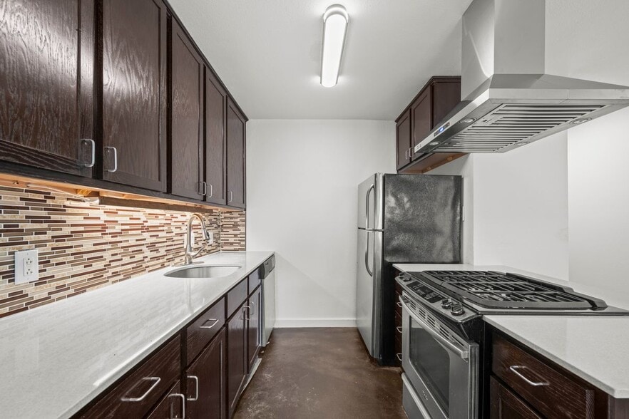 Building Photo - 3508 Southridge Dr