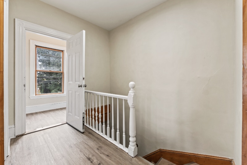 Building Photo - 27 Frederic St