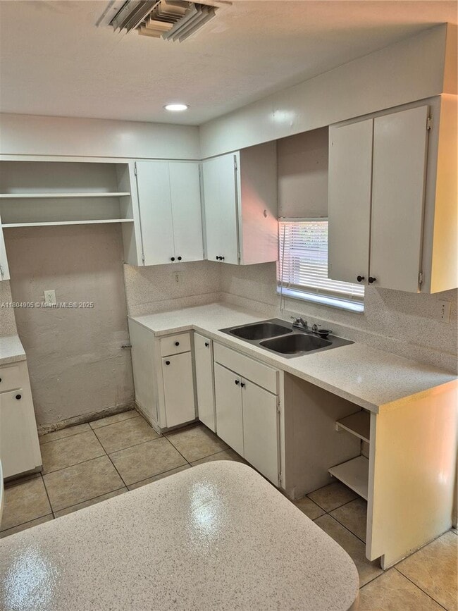 Building Photo - 2321 SW 43rd Way
