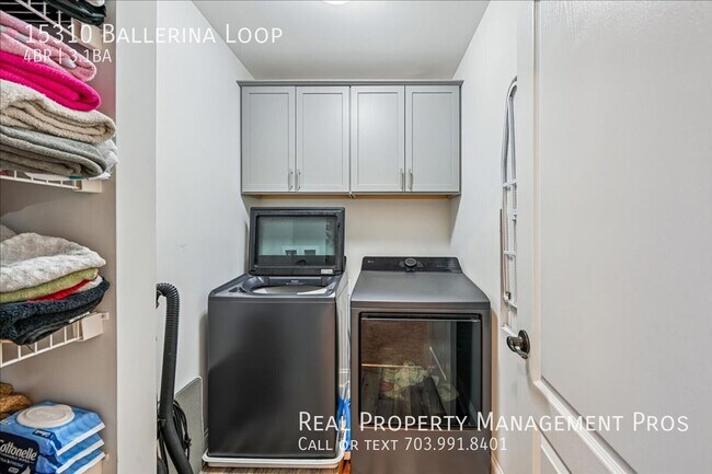 Building Photo - 15310 Ballerina Lp